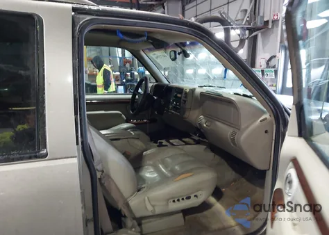 2000 Cadillac Escalade Standard z USA, uszkodzony, nr VIN 1GYEK13R2YR131626